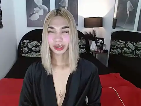 julietdelaveigne online show from 10/17/25, 01:57