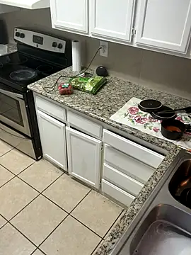 Snapshot of YeahhhitsBreezy chatting on 10/25/25, 12:07 YeahhhitsBreezy online show from 10/25/25, 12:07