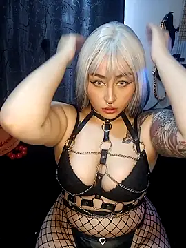 Iluromi online show from 10/21/25, 06:52