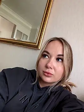 BarbieDolly x online show from 10/13/25, 03:12