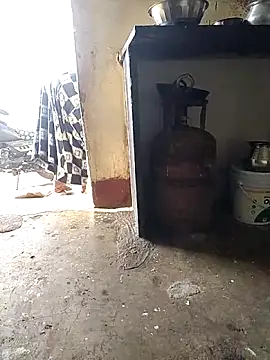 Snapshot of ARTIR1 chatting on 10/21/25, 02:23 ARTIR1 online show from 10/21/25, 02:23