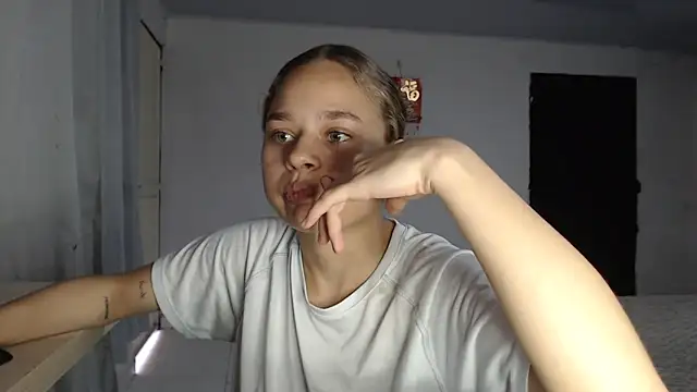 LittleCheerry69 online show from 03/27/26, 04:07