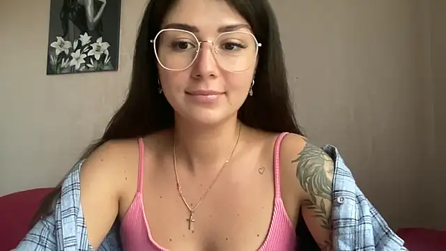 Snapshot of RossyStrawberryV chatting on 10/08/25, 12:14 RossyStrawberryV online show from 10/08/25, 12:14