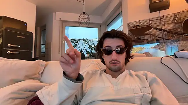 Snapshot of Passion-Frucht chatting on 10/07/25, 05:59 Passion-Frucht online show from 10/07/25, 05:59