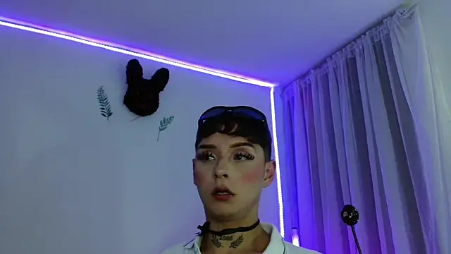 Snapshot of David_Fox01 chatting on 09/25/25, 03:32 David Fox01 online show from 09/25/25, 03:32