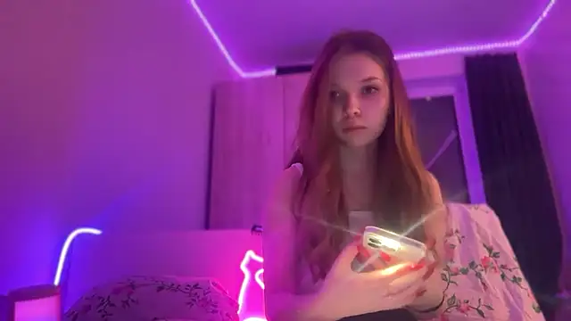 Snapshot of CandysRose chatting on 11/07/25, 06:52 CandysRose online show from 11/07/25, 06:52