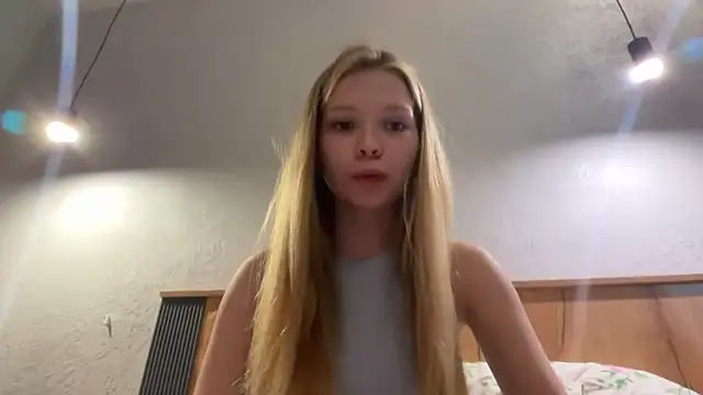 Snapshot of CandysRose chatting on 06/02/26, 12:34 CandysRose online show from 06/02/26, 12:34