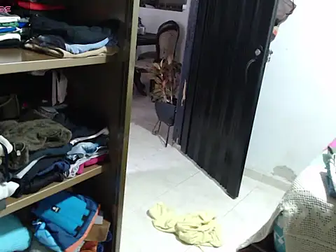 SaryBate online show from 03/25/26, 08:37