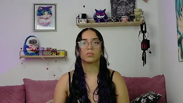 Snapshot of LucyDerby chatting on 02/10/26, 02:59 LucyDerby online show from 02/10/26, 02:59