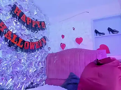 laylahotl online show from 10/20/25, 01:22