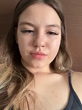 Sofi Yang  online show from 10/25/25, 10:23