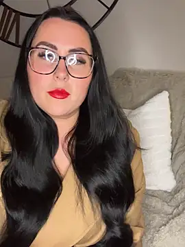 Snapshot of Ruby-Black chatting on 10/18/25, 10:32 Ruby-Black online show from 10/18/25, 10:32