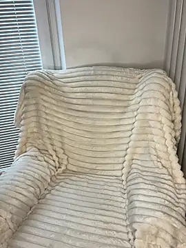 Snapshot of Ruby-Black chatting on 10/23/25, 09:30 Ruby-Black online show from 10/23/25, 09:30