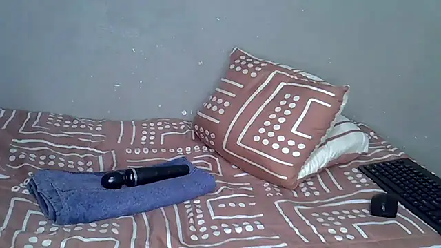 Bellabootie online show from 12/04/25, 06:38