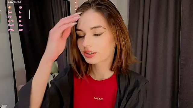 LunaraRada online show from 10/11/25, 04:05