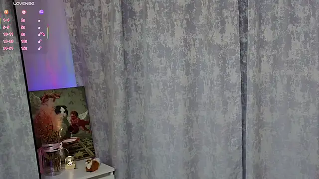 LunaraRada online show from 11/10/25, 03:11