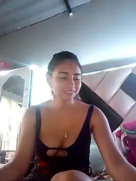 Snapshot of NileveSantanna chatting on 09/27/25, 09:09 NileveSantanna online show from 09/27/25, 09:09