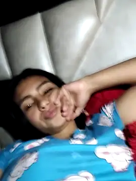 Snapshot of NileveSantanna chatting on 11/26/25, 02:45 NileveSantanna online show from 11/26/25, 02:45