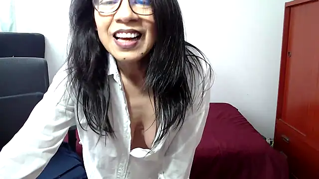 Snapshot of abrilsex23 chatting on 07/19/26, 01:48 abrilsex23 online show from 07/19/26, 01:48