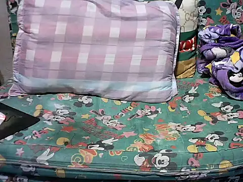 Snapshot of Ella_marie14 chatting on 11/20/25, 09:14 Ella marie14 online show from 11/20/25, 09:14