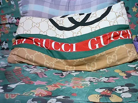 Snapshot of Ella_marie14 chatting on 11/23/25, 07:19 Ella marie14 online show from 11/23/25, 07:19