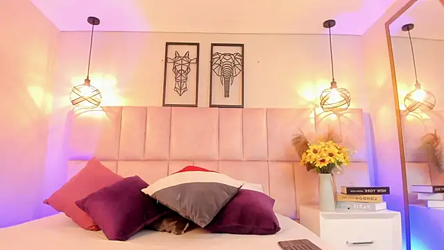 Snapshot of Charlotte_hall_ chatting on 11/15/25, 04:43 Charlotte hall online show from 11/15/25, 04:43