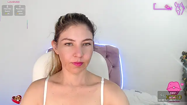 vanessa 21   online show from 10/06/25, 08:39