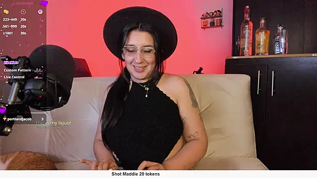 Snapshot of tellmemaddie chatting on 04/07/26, 12:55 tellmemaddie online show from 04/07/26, 12:55