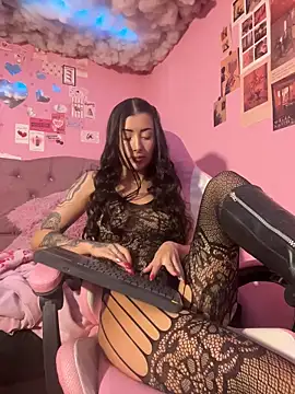 Snapshot of sabrinapaulson1111 chatting on 12/20/25, 09:55 sabrinapaulson1111 online show from 12/20/25, 09:55