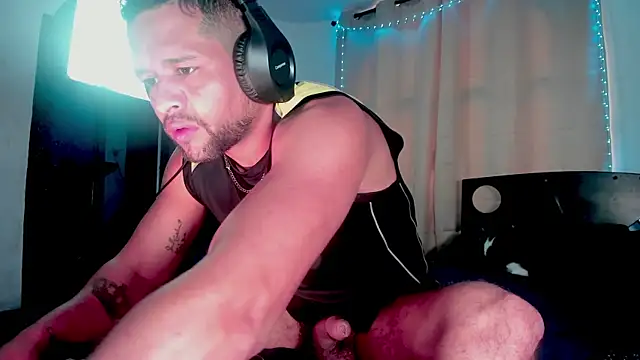 LucasGaeel online show from 10/01/25, 01:39