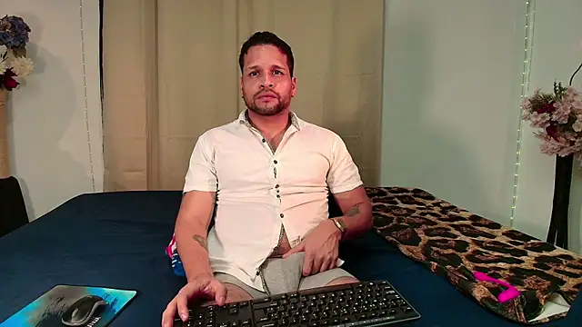 LucasGaeel online show from 03/30/26, 03:40