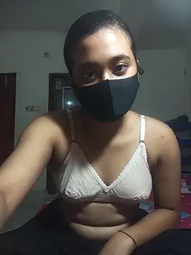 Snapshot of Love_Queen11 chatting on 10/12/25, 03:11 Love Queen11 online show from 10/12/25, 03:11