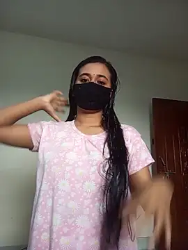 Snapshot of Love_Queen11 chatting on 10/14/25, 08:04 Love Queen11 online show from 10/14/25, 08:04