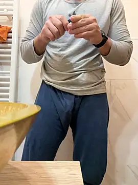 Snapshot of Italianofirenze chatting on 10/14/25, 09:15 Italianofirenze online show from 10/14/25, 09:15