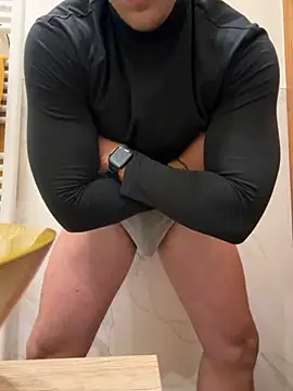 Snapshot of Italianofirenze chatting on 11/04/25, 12:21 Italianofirenze online show from 11/04/25, 12:21