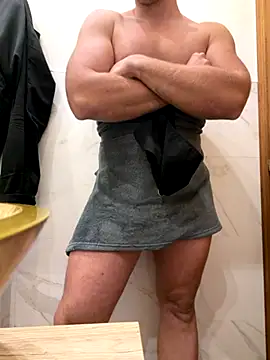 Snapshot of Italianofirenze chatting on 11/20/25, 11:37 Italianofirenze online show from 11/20/25, 11:37