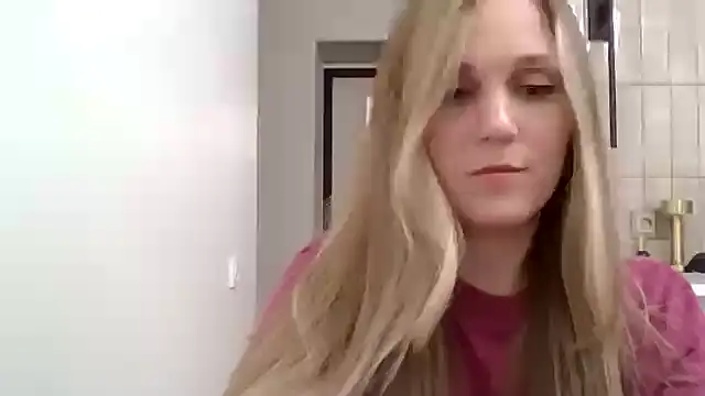 Kyrelinn online show from 10/29/25, 04:31