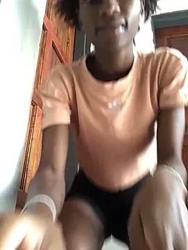 Snapshot of Caramel102004 chatting on 04/09/26, 10:09 Caramel102004 online show from 04/09/26, 10:09