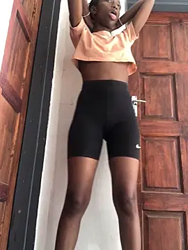 Snapshot of Caramel102004 chatting on 04/10/26, 11:15 Caramel102004 online show from 04/10/26, 11:15