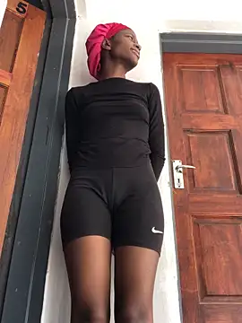 Snapshot of Caramel102004 chatting on 04/20/26, 11:46 Caramel102004 online show from 04/20/26, 11:46