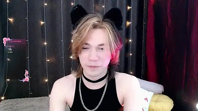 Snapshot of evan_reinhart chatting on 11/08/25, 12:44 evan reinhart online show from 11/08/25, 12:44