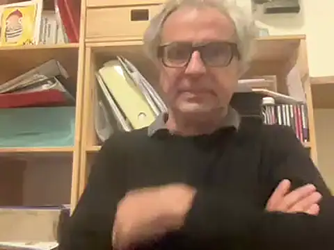 Snapshot of chtentation chatting on 11/25/25, 04:18 chtentation online show from 11/25/25, 04:18