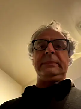 Snapshot of chtentation chatting on 11/26/25, 02:29 chtentation online show from 11/26/25, 02:29