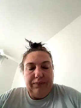 Snapshot of Eleanorxx chatting on 09/29/25, 07:13 Eleanorxx online show from 09/29/25, 07:13