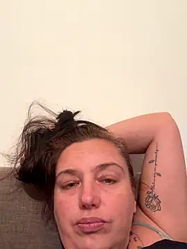 Snapshot of Eleanorxx chatting on 10/01/25, 08:04 Eleanorxx online show from 10/01/25, 08:04