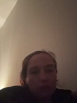 Snapshot of Eleanorxx chatting on 10/27/25, 08:24 Eleanorxx online show from 10/27/25, 08:24