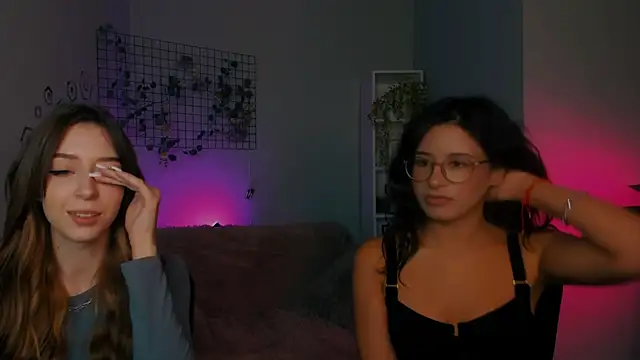 Snapshot of lia_make_love chatting on 10/04/25, 11:41 lia make love online show from 10/04/25, 11:41