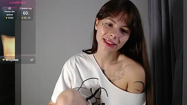 Snapshot of BellaAbey chatting on 07/06/26, 10:45 BellaAbey online show from 07/06/26, 10:45