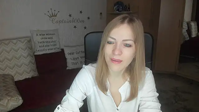 Tiffany Bates online show from 11/06/25, 03:29