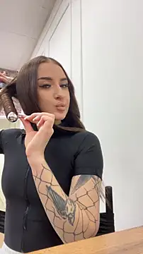 Snapshot of Luna_Olsen chatting on 02/06/26, 04:28 Luna Olsen online show from 02/06/26, 04:28